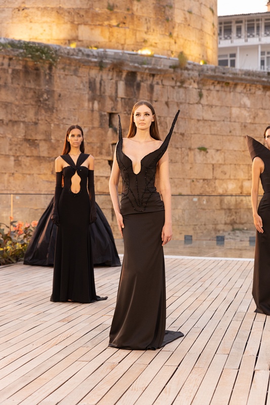 Moda, Tarih Ve Sanat�n Büyülü Bulu�mas� 